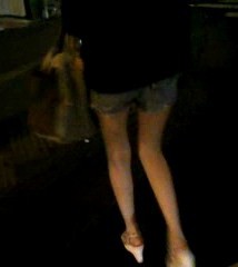 夜中に美脚ショートパンツ私服姿で街をブラブラする髪を結んだ女性【ストーキング動画】街撮り編 312