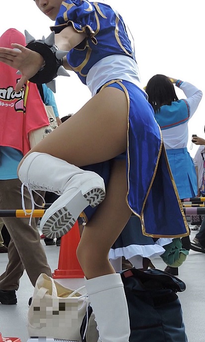 コスプレ2017夏左脚を上げてポーズ見えそうで見えない【動画】イベント編 3839 コスプレ2017夏左脚を上げてポーズ見えそうで見えない【動画】イベント編 3839