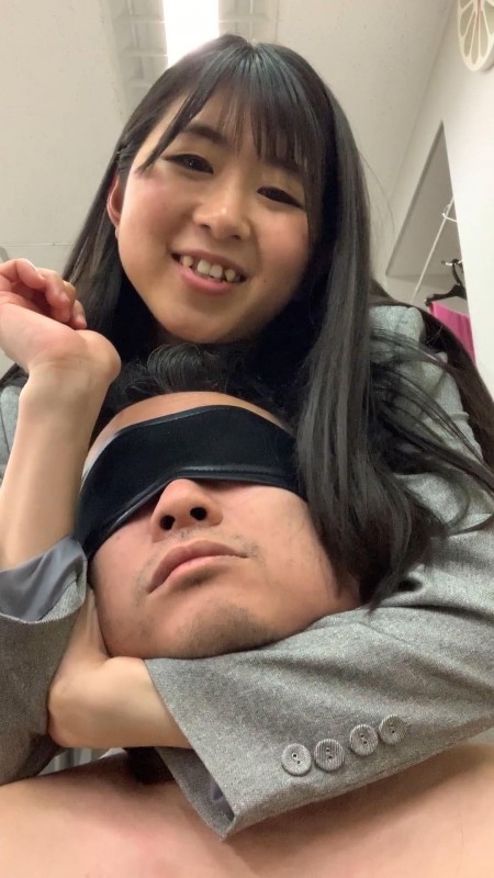 【カメラ目線で笑顔で首絞め】怖い新卒女子社員の思ひ出 まりん20 FETK00762 【カメラ目線で笑顔で首絞め】怖い新卒女子社員の思ひ出 まりん20 FETK00762