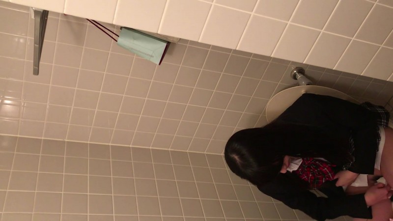 【投稿映像】J●の小用をトイレ内固定カメラで確認【素性不明】 FETK00611