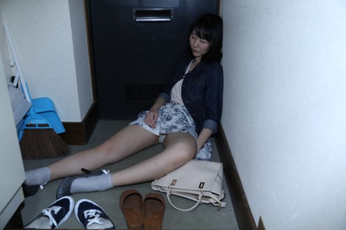 【浮かれた女子大生狩り】高田●場の路地裏で寝ていた有名大学に通うJDお持ち帰り 【浮かれた女子大生狩り】高田●場の路地裏で寝ていた有名大学に通うJDお持ち帰り