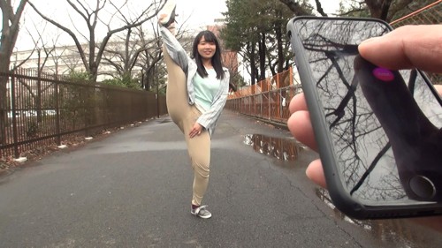 【野外エロさんぽ】股間に“オモチャ”を仕込んでスマホで遠隔操作しながらコンビニで買い物させてみた 【野外エロさんぽ】股間に“オモチャ”を仕込んでスマホで遠隔操作しながらコンビニで買い物させてみた