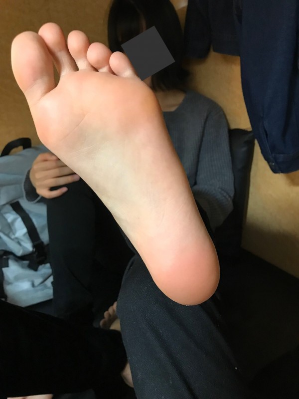 色白足裏 24.5cm マナちゃん 色白足裏 24.5cm マナちゃん