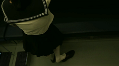 電車内　　立ち状態から見える　白ハイソ靴脱ぎ　後ろバージョン２