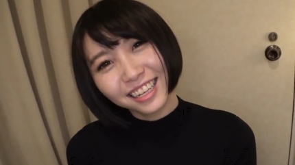 スレンダーな21歳フリーターが初ハメ撮りで淫らに腰を振る スレンダーな21歳フリーターが初ハメ撮りで淫らに腰を振る