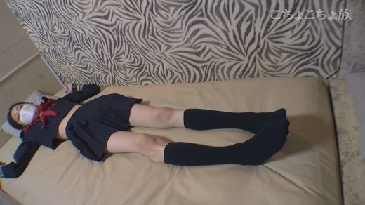 こちょこちょ族 令和版 イマドキ無理無理こそばい関西娘 みき 19歳 セーラー服編 こちょこちょ族 令和版 イマドキ無理無理こそばい関西娘 みき 19歳 セーラー服編