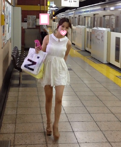 二次会帰り超美女逆さで白パンティゲット 二次会帰り超美女逆さで白パンティゲット